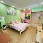 Guava Home 110 - Studio In City Center